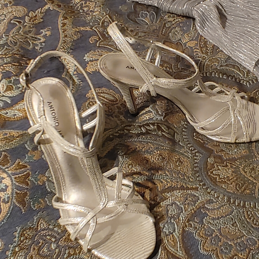 Antonio Melani silver strappy heels size 7 - Picture 2 of 5